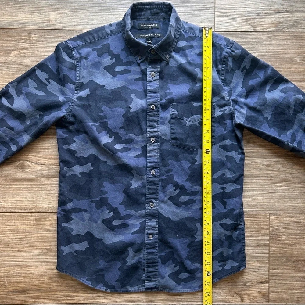 Banana Republic | Luxe Flannel Blue Camo Slim Fit Button Down Shirt (Small)